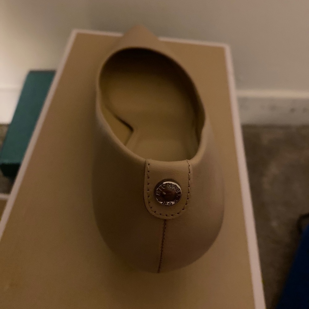 Michael Kors Dorothy Flex Leather pump